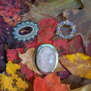 Ladies' brooches, set of 3